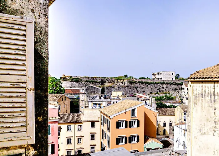 2Bdr Top Floor Apartment-Heart Of Corfu Old Town