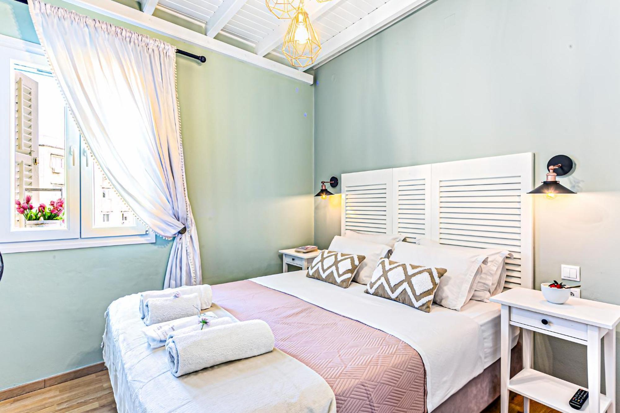 Apartment 2bdr Floor Apartment-heart Of Corfu Old Town